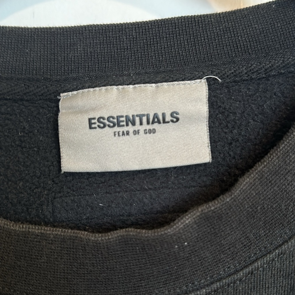 Essentials crew neck - Picture 2 of 3